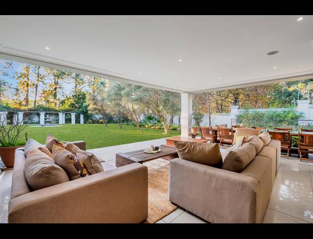 7 BEDROOM HOUSE FOR SALE IN BRYANSTON
